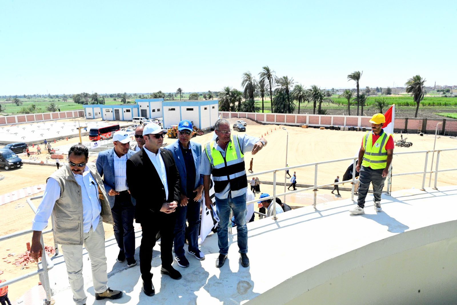 وزير الإسكان ومحافظ المنيا يتفقدان محطتي مياه شرب العدوة الجديدة