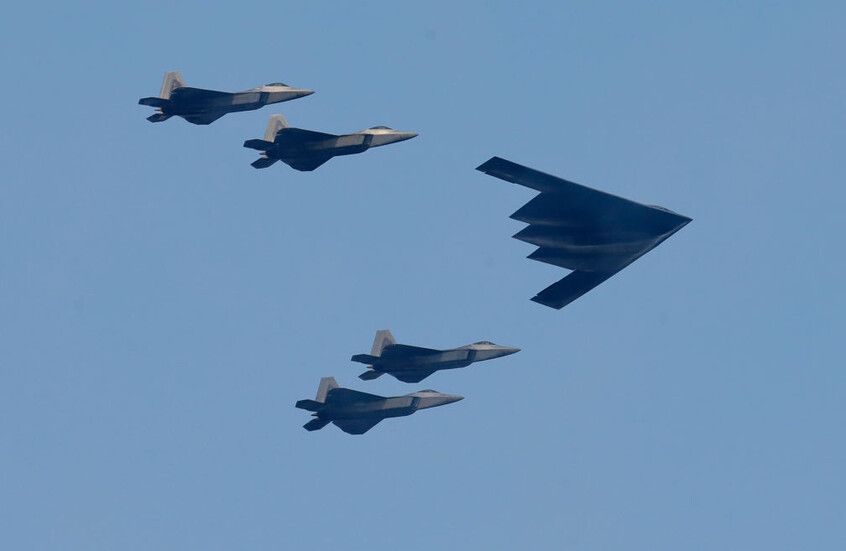 عاجل : ست قاذفات "بي-2" انطلقت من الولايات المتحدة (صور)