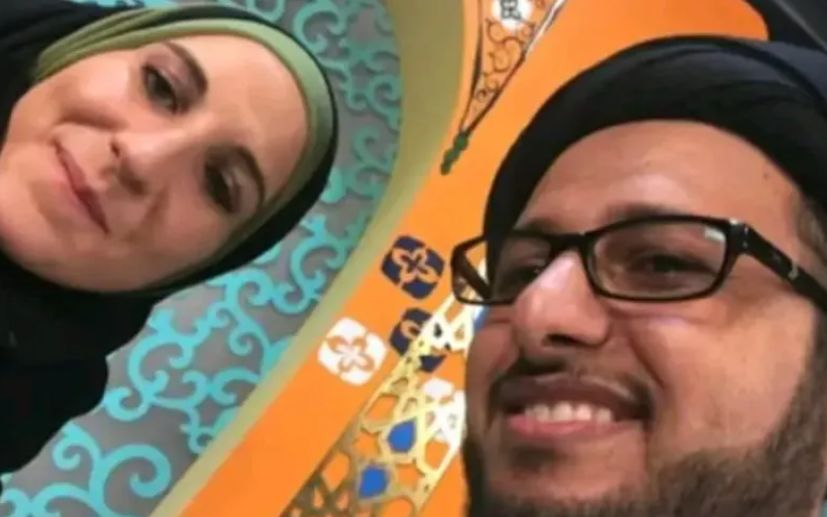 شاهد قيادي حوثي يظهر مع جاسوسة إسرائيلية في طهران"الباقي مشفّر"