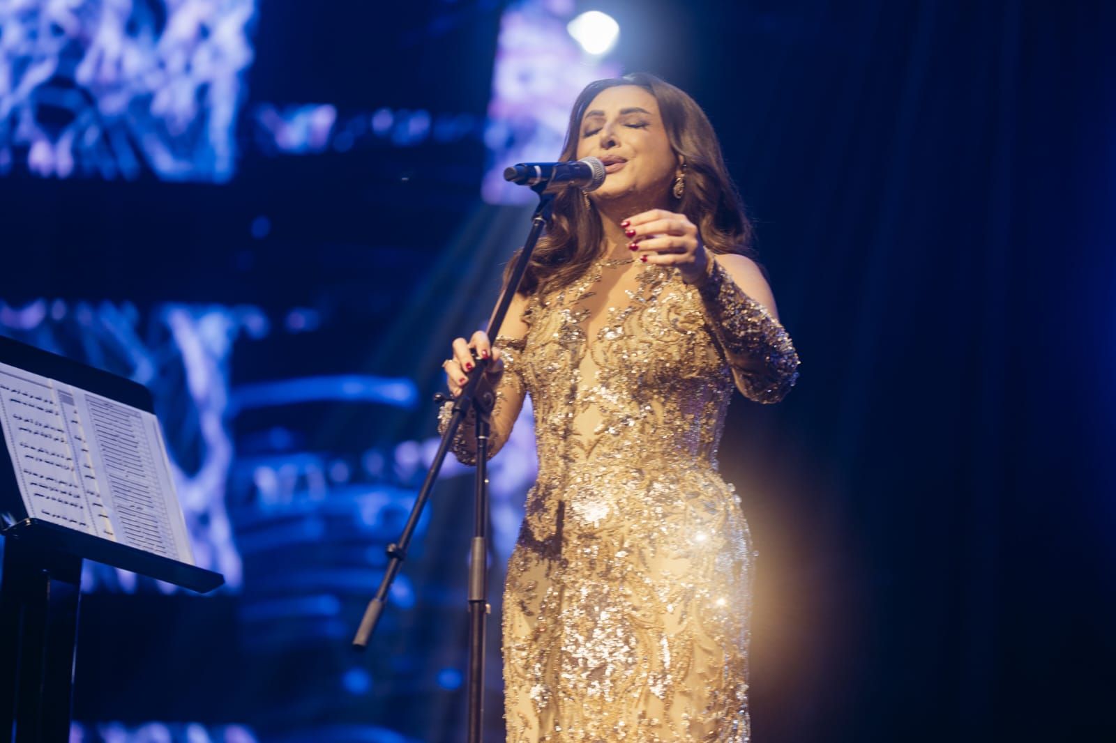 أنغام تحيى حفلا غنائيا فى الكويت بحضور كامل العدد بقيادة المايسترو هانى فرحات (صور)