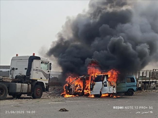 حريق مفاجئ يلتهم فوكسي بعدن