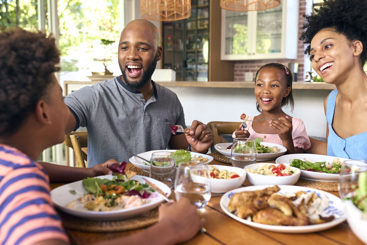 أنشطة منزلية ممتعة للاحتفال بيوم الأب مع العائلة