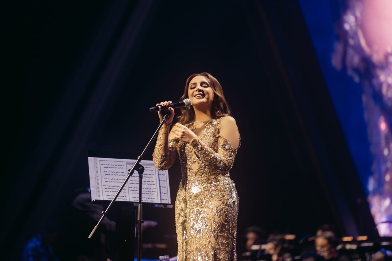 أنغام تحيى حفلا غنائيا فى الكويت بحضور كامل العدد بقيادة المايسترو هانى فرحات (صور)