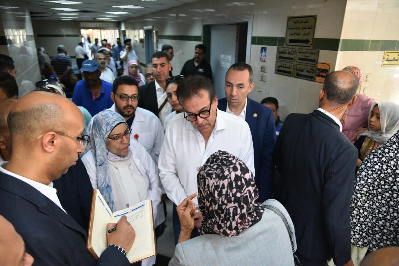 وزير الصحة يتفقد مستشفى مدينة نصر للتأمين الصحي ويوجه بزيادة القوى البشرية