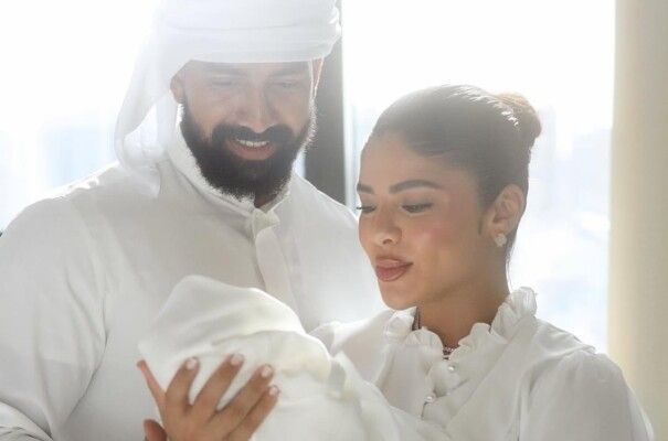 أصالة كامل تحتفل بعيد ميلادها مع زوجها وإبنتها بأجواء من الفرح