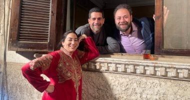 بالتزامن مع عرضه.. أبطال فات الميعاد فى لحظة عفوية بالكواليس