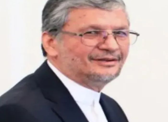 تطورات خطيرة ...تحركات عسكرية خطيرة للسفير الإيراني لدى الحوثيين في صنعاء "شاهد"