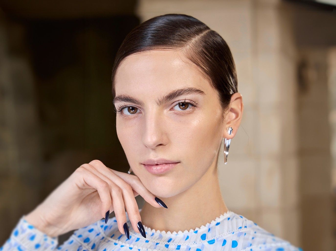 فوائد ترطيب البشرة قبل النوم.. أسرار جمالك تبدأ من الليل