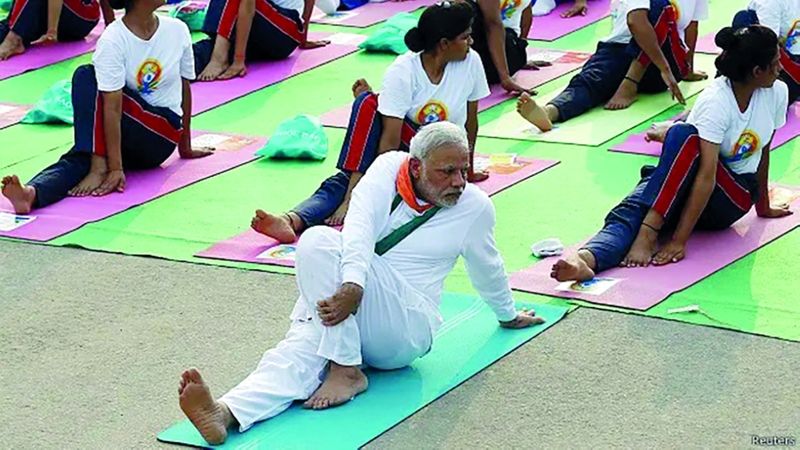 الامارات | «اليوغا» أنجح الصادرات الثقافية الهندية بعد السينما