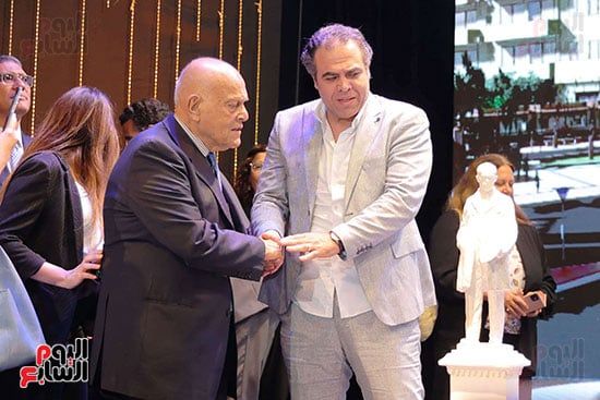 وزير الصحة يشهد حفل الإعلان عن تدشين تمثال السير مجدي يعقوب