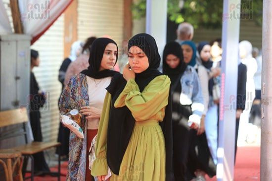 813 ألف طالب بالثانوية العامة يبدأون امتحان اللغة العربية للعام 2025.. صور