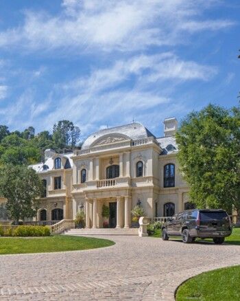 باريس هيلتون تستحوذ على هذا القصر الخيالي في بيفرلي هيلز..سعره مرتفع جداً