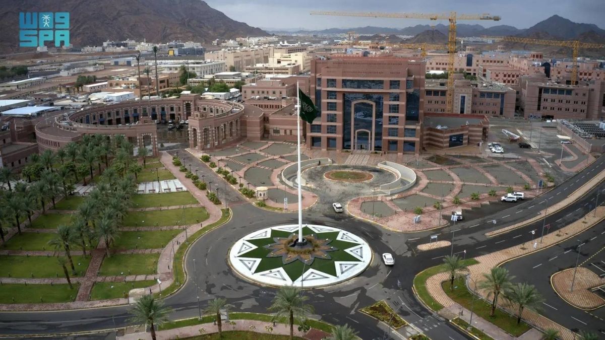 جامعة طيبة تعلن عن بدء التسجيل في السنة التأهيلية للصم وضعاف السمع