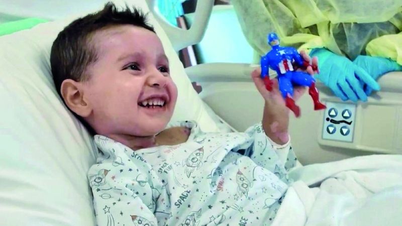 الامارات | الإمارات تخلي طفلاً من غزة للعلاج من حروق بليغة