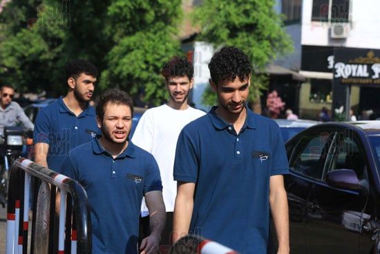 طلاب الثانوية العامة يؤدون امتحان اللغة العربية بإجمالى 55 سؤالاً .. صور