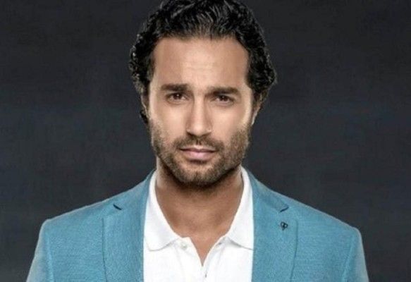 كريم فهمي يجسد هذه الشخصية في "220 يوم"