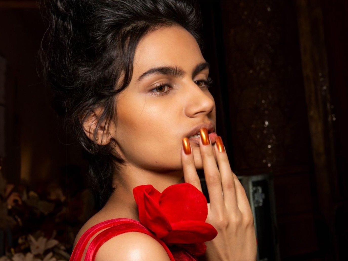 ألوان مناكير صيفية تناسب البشرة السمراء.. وهذه الأخطاء تجنّبيها