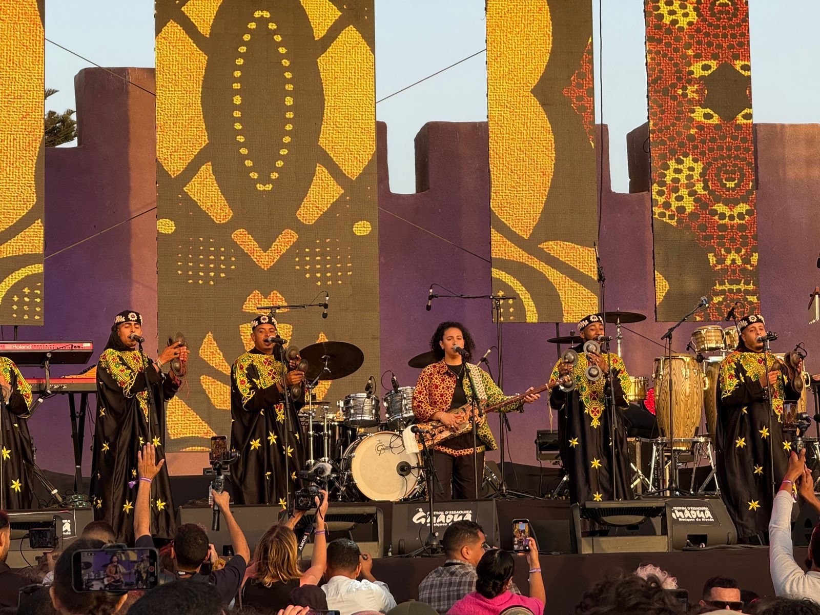 زحام شديد فى ثالث أيام مهرجان كناوة وفلسطين حاضرة