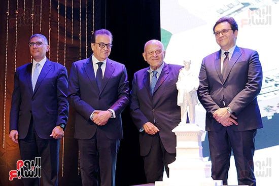 وزير الصحة يشهد حفل الإعلان عن تدشين تمثال السير مجدي يعقوب