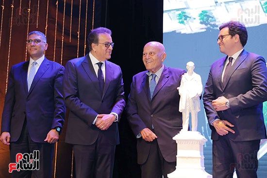 وزير الصحة يشهد حفل الإعلان عن تدشين تمثال السير مجدي يعقوب