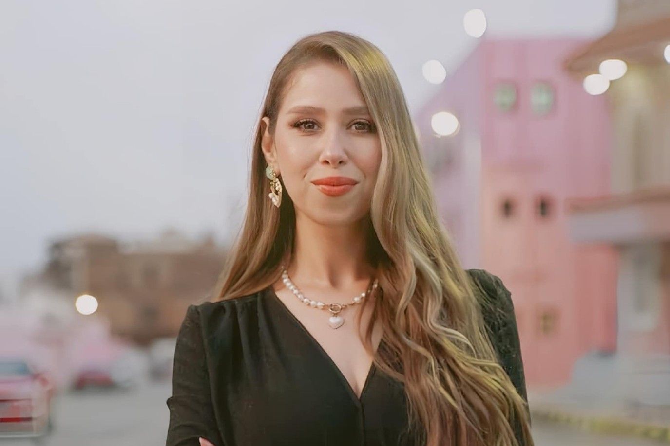 إيناس عز الدين تعلن إصابتها بقطع في ملتحمة العين.. إليكم التفاصيل