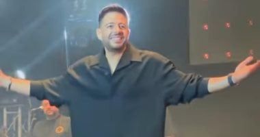 حماقى يفتتح حفلته فى موازين بـ"نفسى أبقى جنبه".. صور