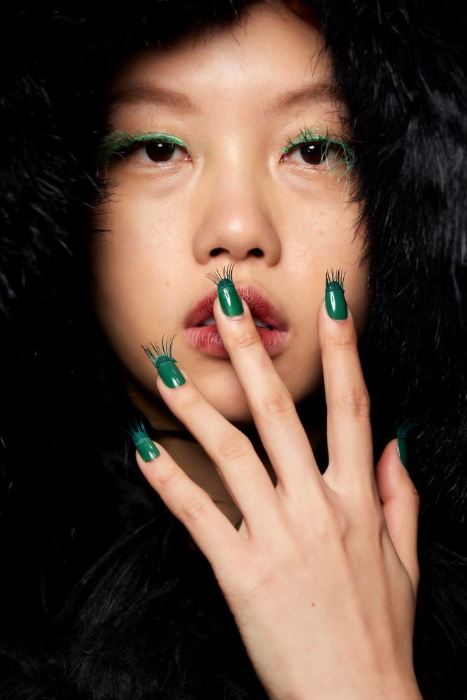 ألوان مناكير صيفية تناسب البشرة السمراء.. وهذه الأخطاء تجنّبيها