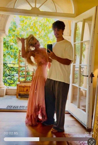 بالصور- بريتني سبيرز تستعيد نبضها بلقاء طال انتظاره