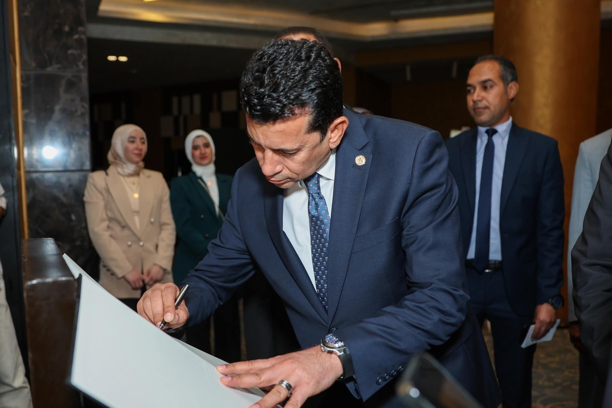 صفحة المتحدة للرياضة تنشر أبرز اللقطات من احتفالية اليوم الأولمبى العالمى