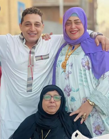 رضا البحراوي يُوقف نشاطه الفني مؤقتًا بسبب وعكة صحية لوالدته