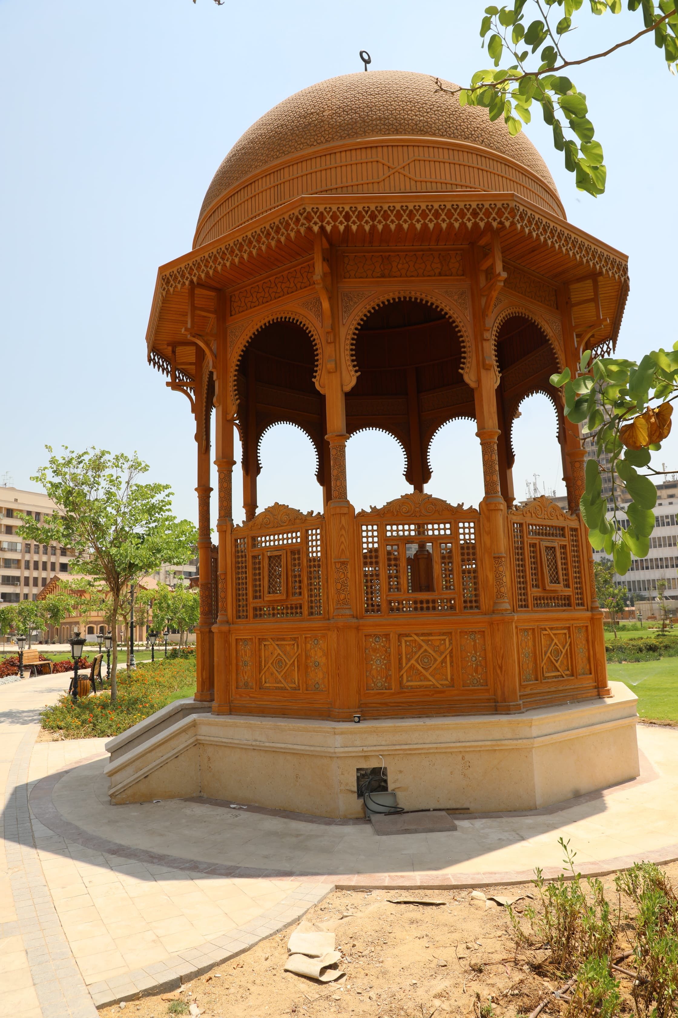 شاهد حديقة الأزبكية بالقاهرة تعود للحياة.. صور