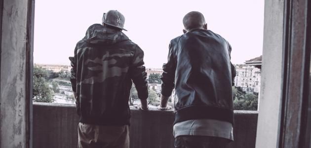 شاهد.. رسالة وداع وفراق من شاب سوداني لصديق عمره بعد فشل الصلح بينهما وإصرار صديقه على الخصام تدمي القلوب وثير تعاطف الآلاف على مواقع التواصل