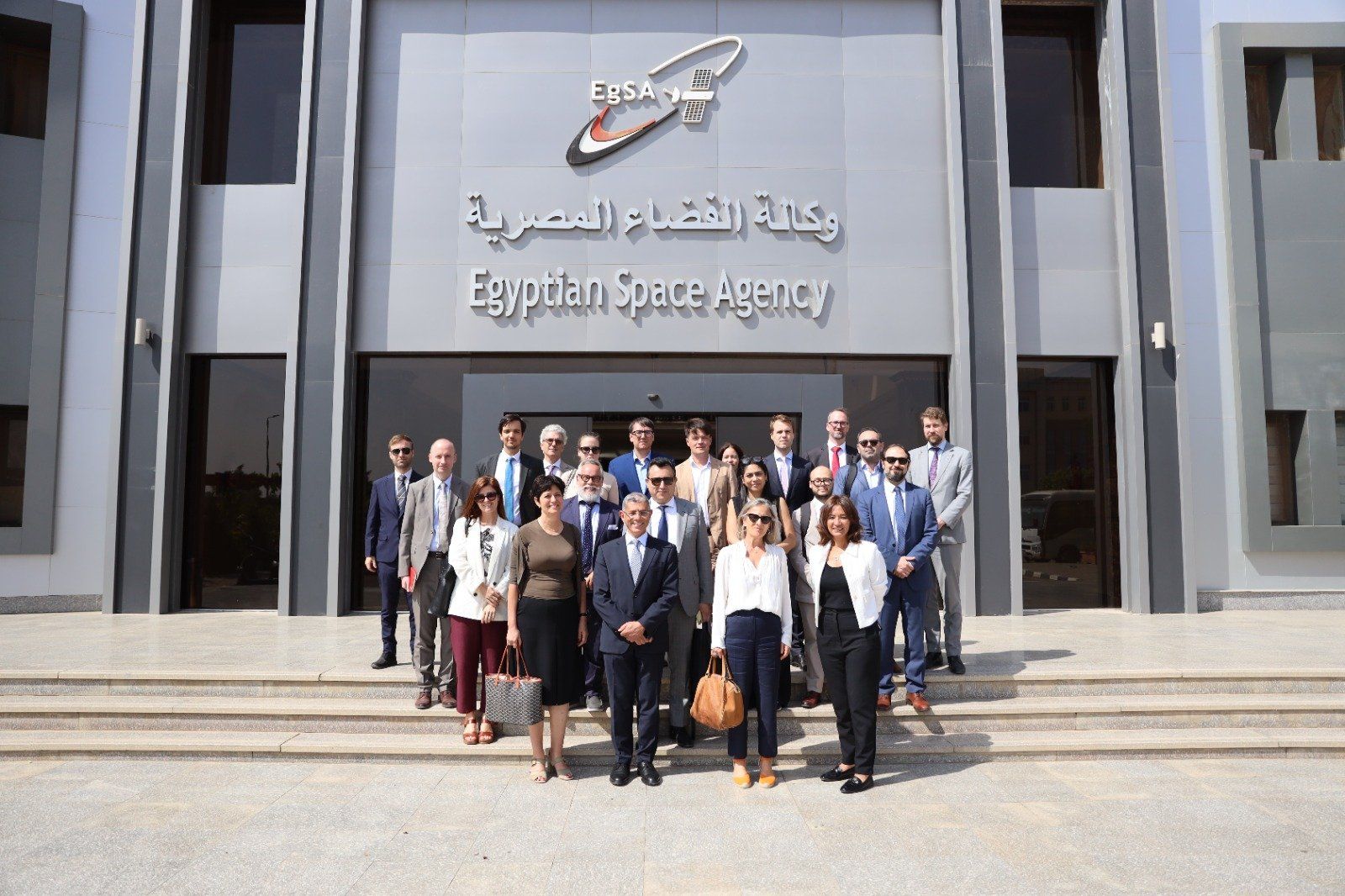 وكالة الفضاء المصرية تستقبل وفدًا دبلوماسيا من بعثات دول الاتحاد الأوروبي