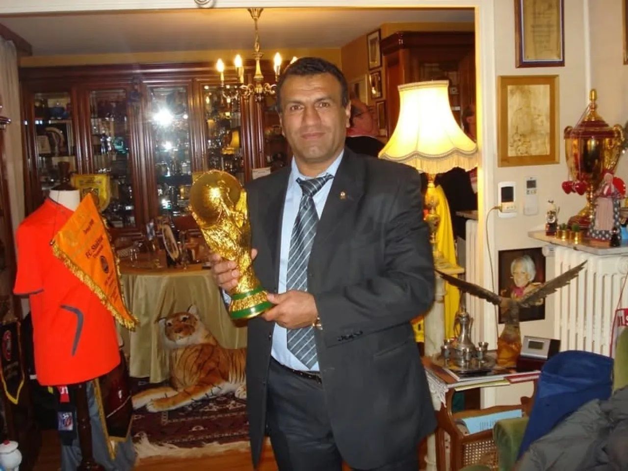 الامارات | وفاة الحكم الأردني الدولي السابق عوني حسونة