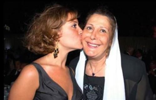 تطورات الحالة الصحية للفنانة المعتزلة زيزي مصطفى والدة منة شلبي