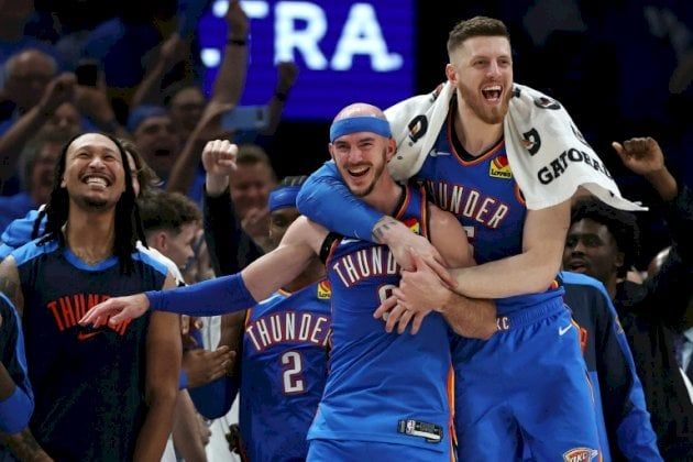 أن بي ايه: أوكلاهوما سيتي ثاندر يحرز لقبه الأول بحسمه المباراة السابعة أمام إنديانا بايسرز