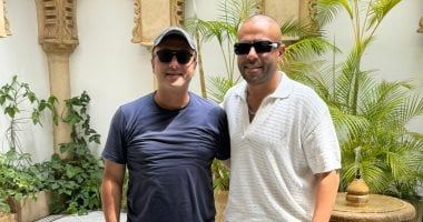 تامر عاشور يصل المغرب استعدادًا لإحياء حفله في مهرجان موازين