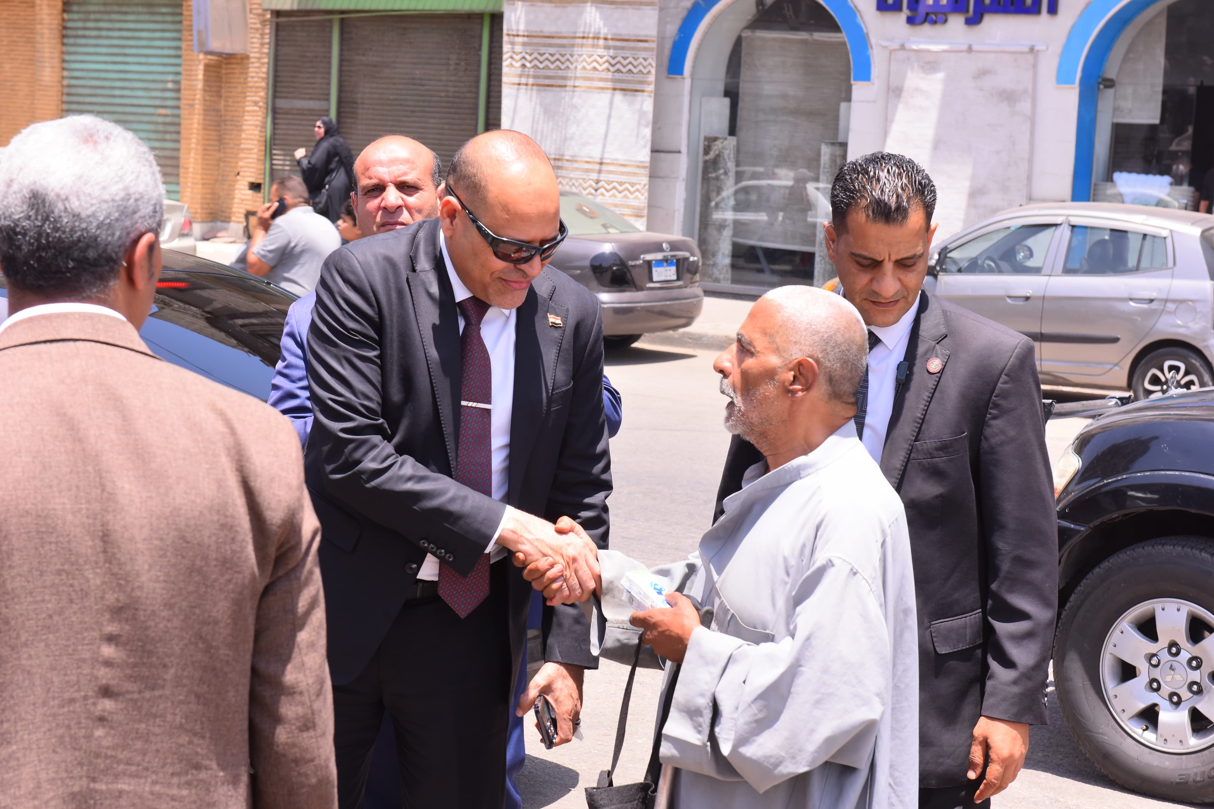 وزير العمل يَتفقدّ أماكن انتظار لائقة لعمال التراحيل بباب الشعرية