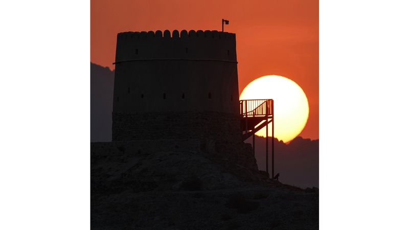 الامارات | غروب الشمس في «حتا»