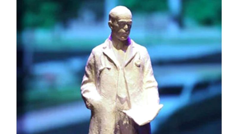 الامارات | تمثال في مصر لـ «مجدي يعقوب»