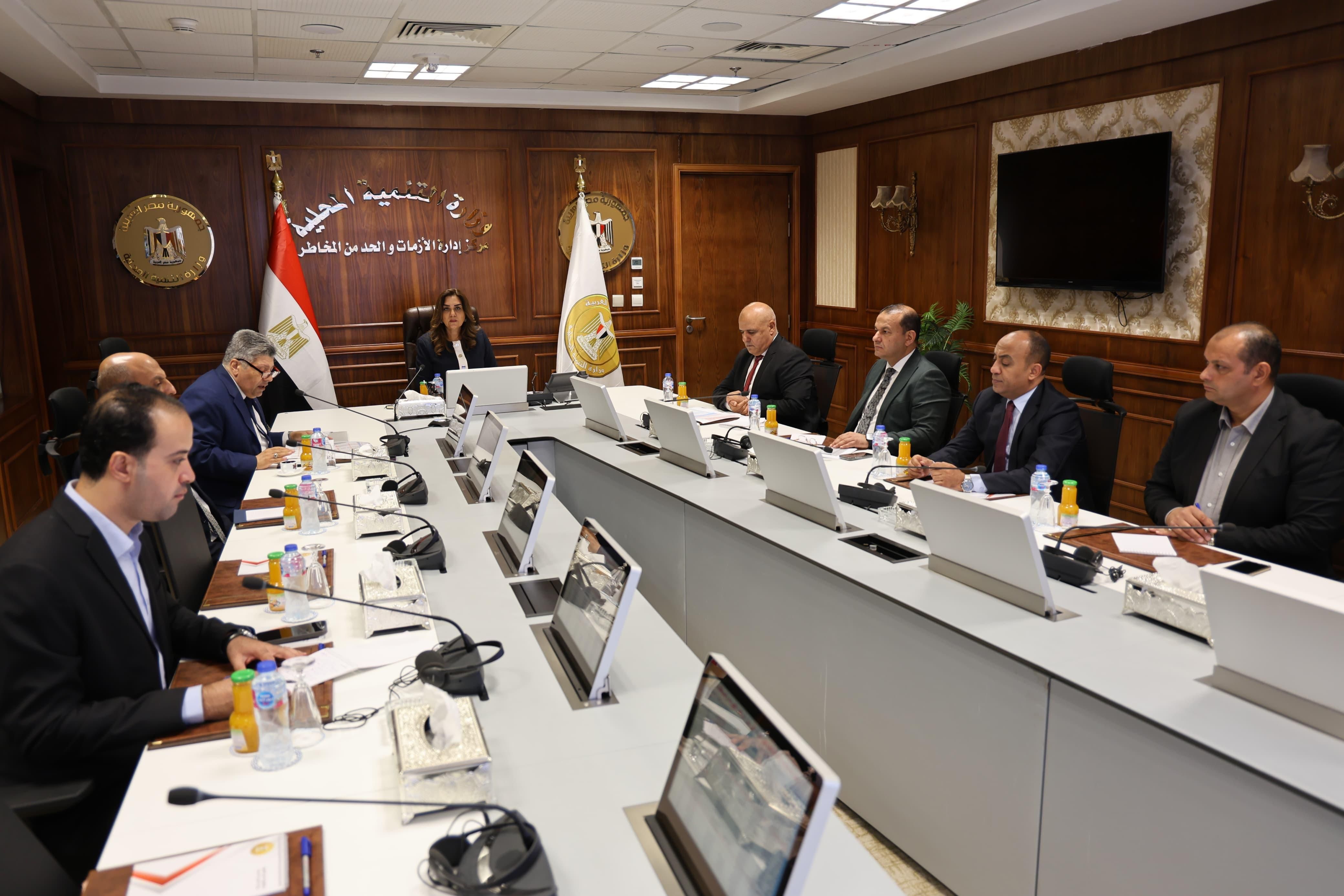 وزيرة التنمية المحلية تتابع مع سكرتيري عموم المحافظات مستجدات ملفات التصالح