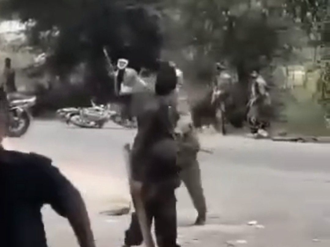 اشتباكات عنيفة إثر محاولة مسلحين حوثيين اختطاف شاب في البيضاء (فيديو)