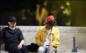 صورة في حديقة تشعل الشائعات حول ابن نجم عالمي مشهور