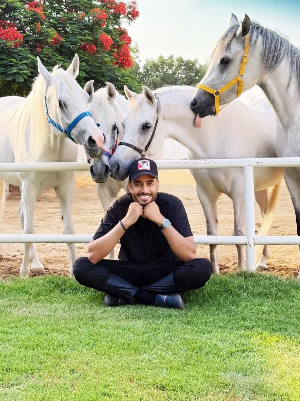 عصام السقا وسط الخيول العربية معلقا: سبحان من خلق