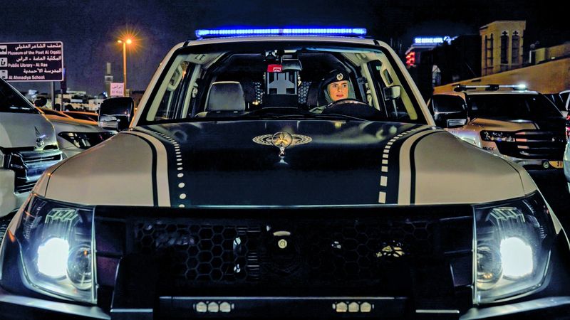 الامارات | آمنة البلوشي «سائقة دورية» مثالية في شرطة دبي