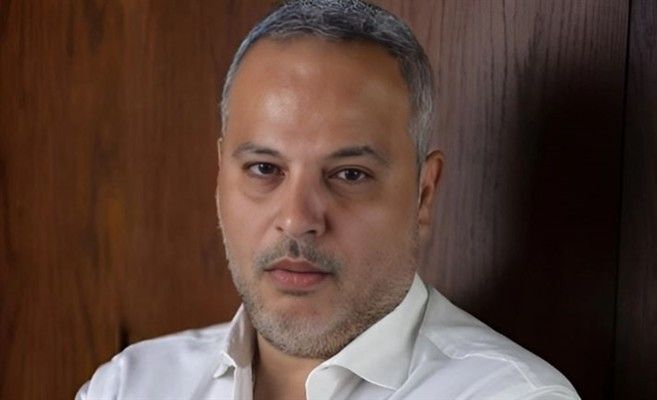 تامر عبد المنعم يفقد والده بعد صراع مع المرض.. وينعاه بكلمات مؤثرة