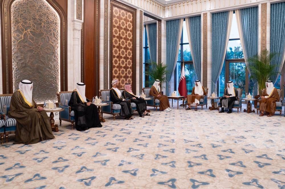 أمير قطر يشكر قادة دول مجلس التعاون الخليجي على تضامنهم ومواقفهم