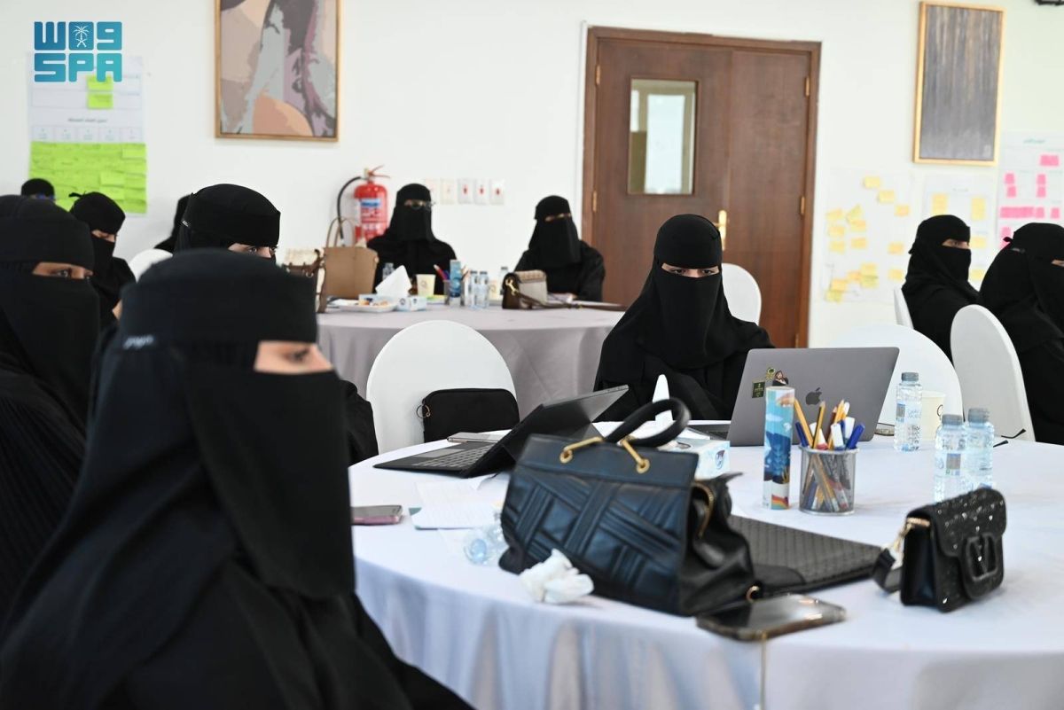 جمعية تمكين بتبوك تبحث تسريع المبادرات التنموية وتحويل التحديات إلى فرص