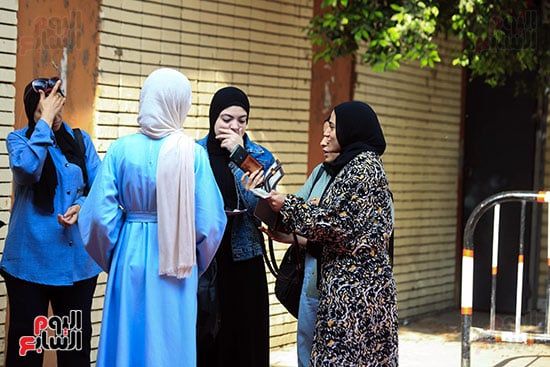 توافد طلاب الثانوية العامة النظام القديم على امتحان اللغة الأجنبية الثانية