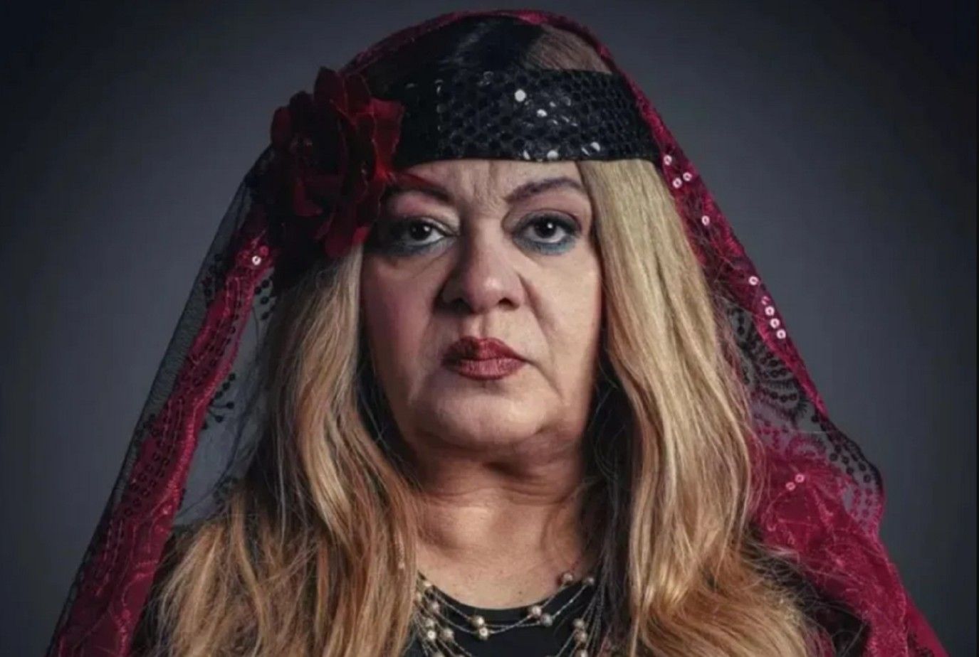 فريدة سيف النصر تطالب بمنع ظهور لايفات الفنانين على تيك توك